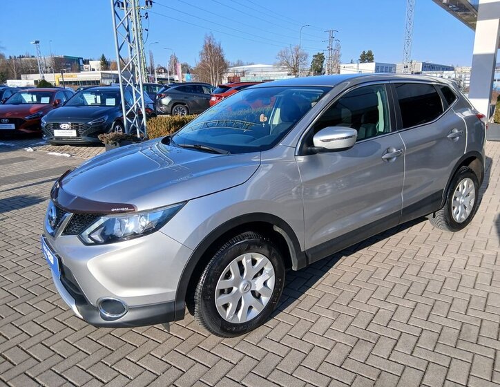 Nissan Qashqai SUV 1,6 l 120 kw