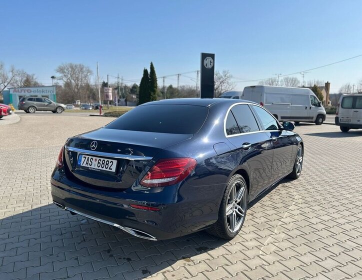 Mercedes-Benz Třídy E Sedan / Limuzína 2,0 l 143 kw