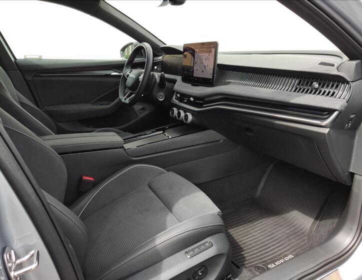 Škoda Superb 16