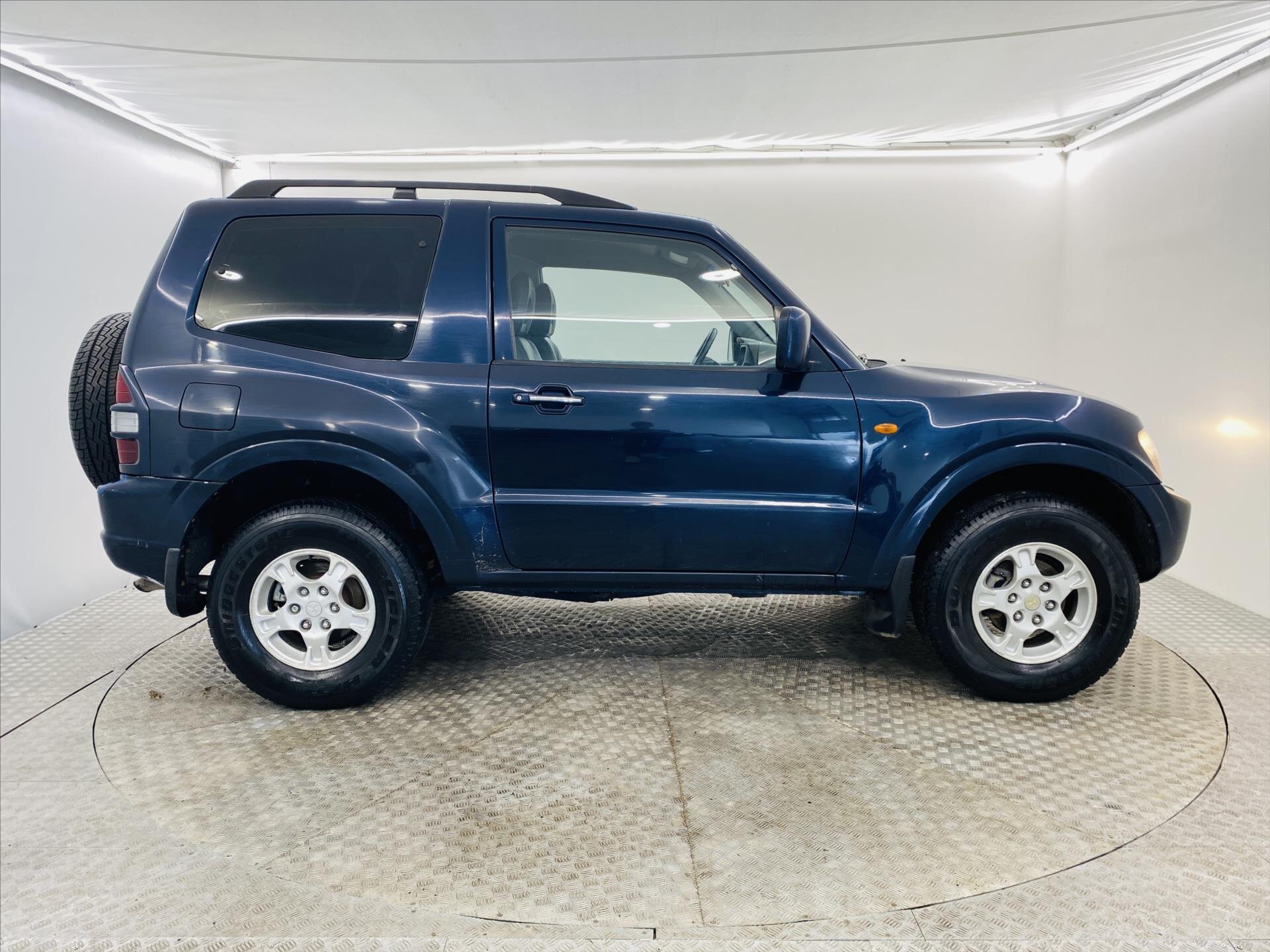 Mitsubishi Pajero SUV / Terénní 2,5 l 85 kw