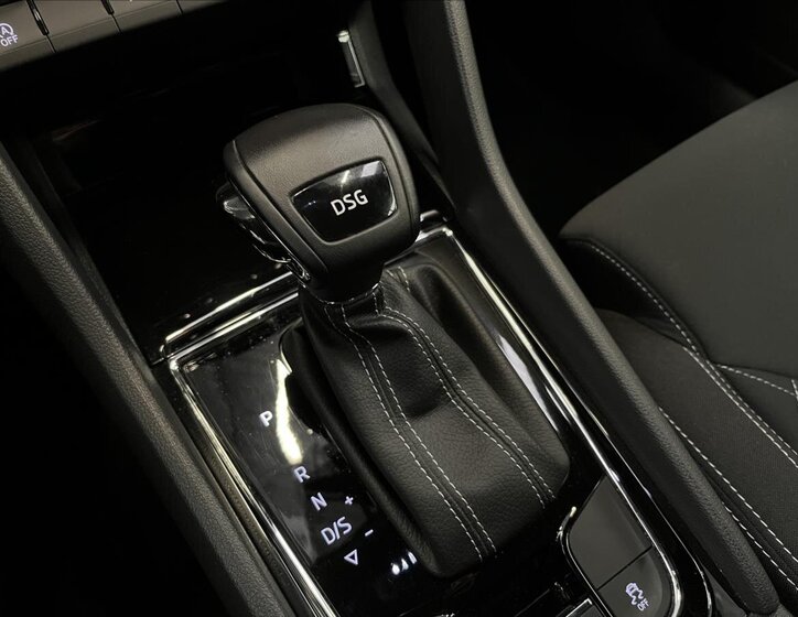 Škoda Karoq SUV 1,5 l 110 kw