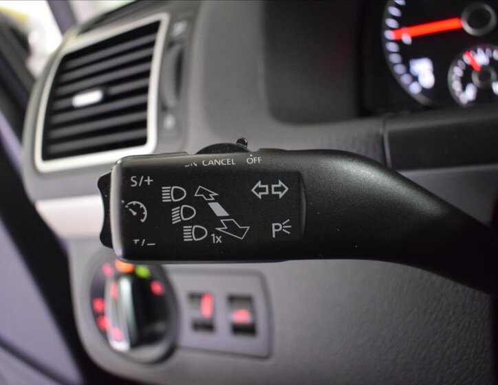 Volkswagen Touran MPV 2,0 l 103 kw