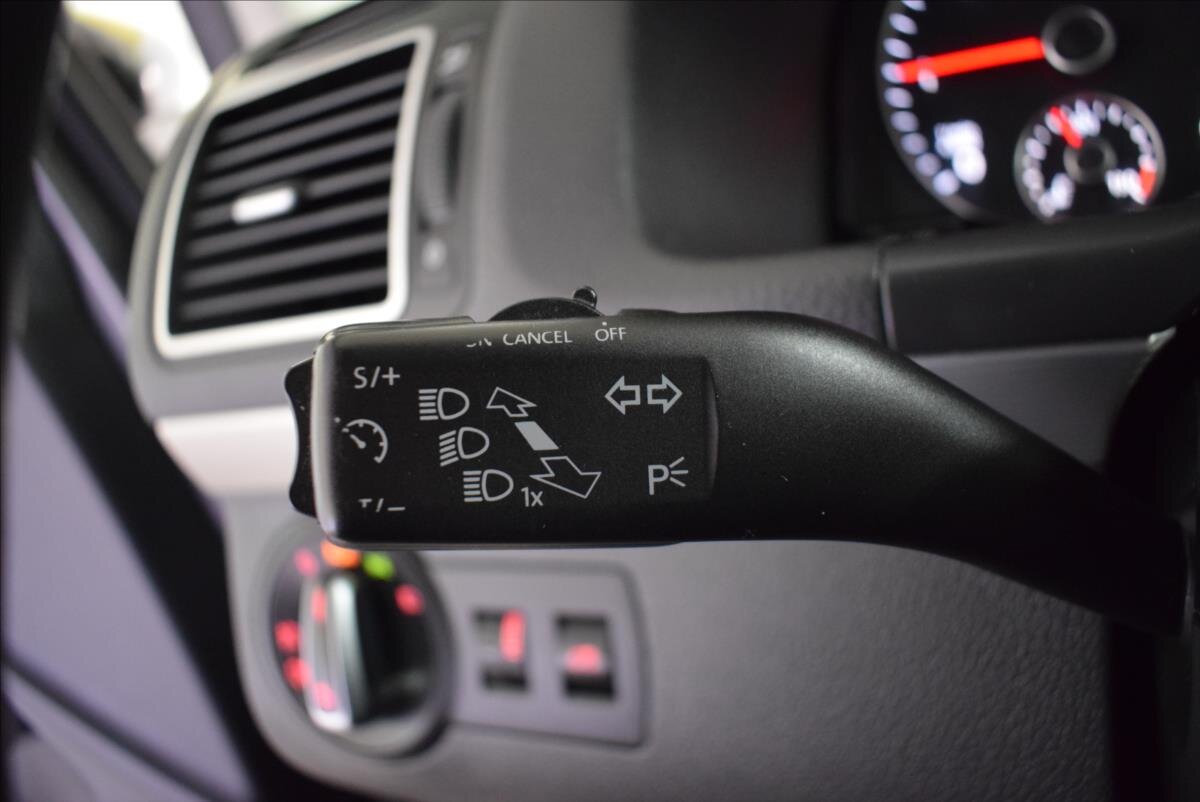 Volkswagen Touran MPV 2,0 l 103 kw