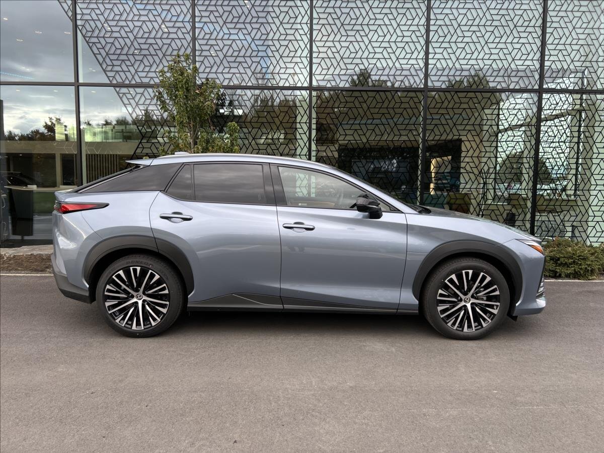 Lexus RZ 450e SUV / Terénní 0,0 230 kw