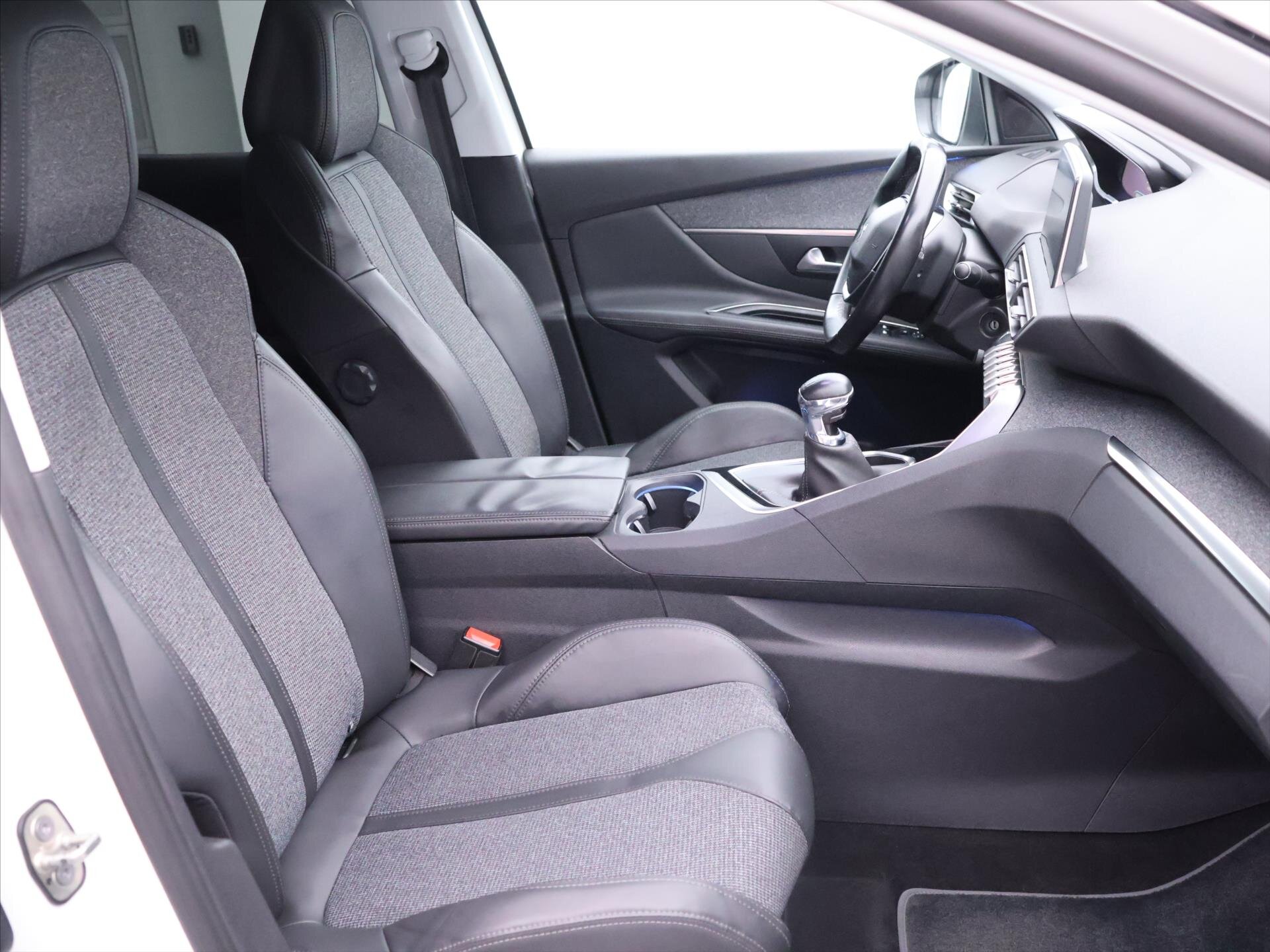 Peugeot 3008 SUV 2,0 l 110 kw