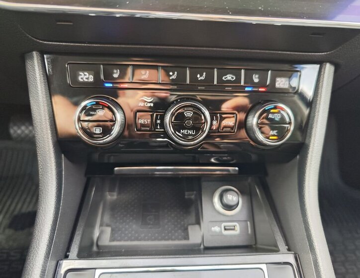 Škoda Superb Sedan / Limuzína 2,0 l 110 kw