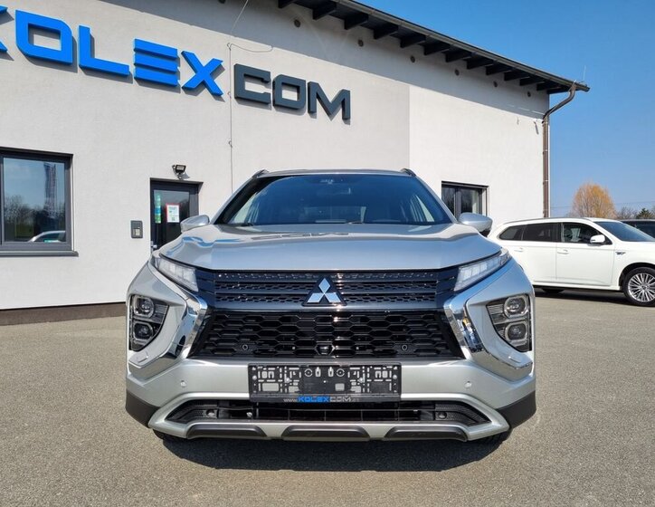 Mitsubishi Ostatní SUV / Terénní 2,4 l 138 kw