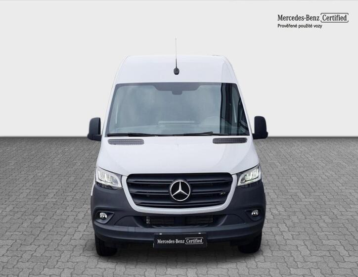 Mercedes-Benz Sprinter 8