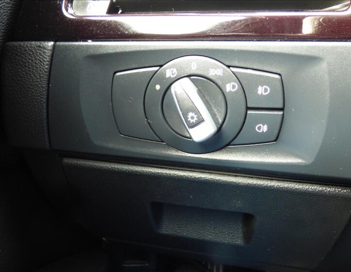 BMW Řada 3 Kombi 3,0 l 180 kw