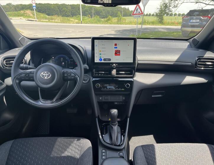 Toyota Yaris Cross 3