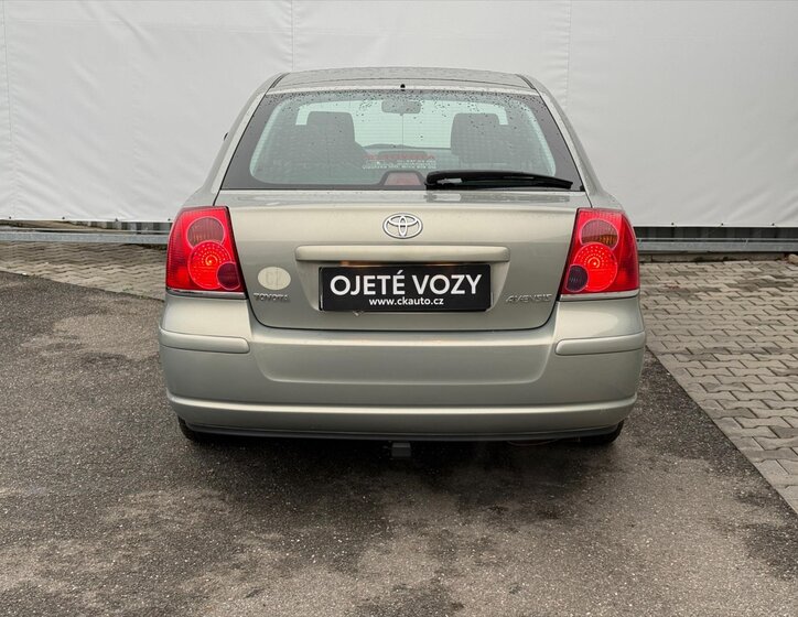 Toyota Avensis 5