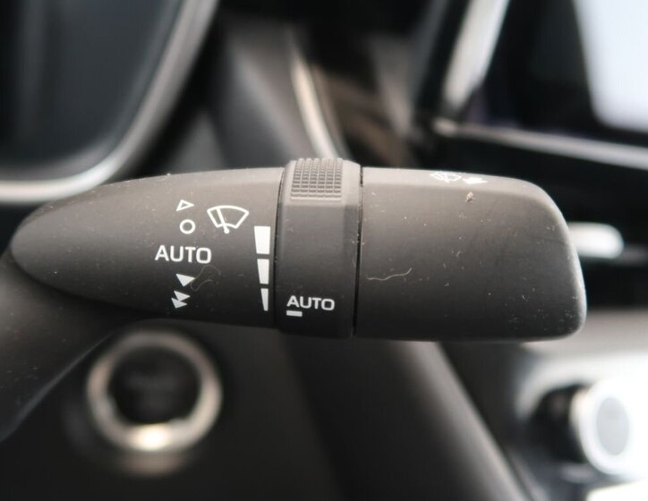 Toyota Corolla Sedan / Limuzína 1,8 l 72 kw