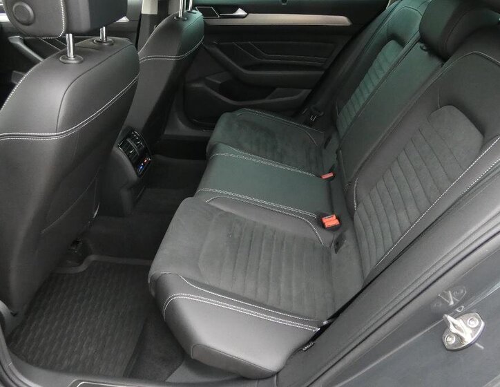 Volkswagen Passat 19