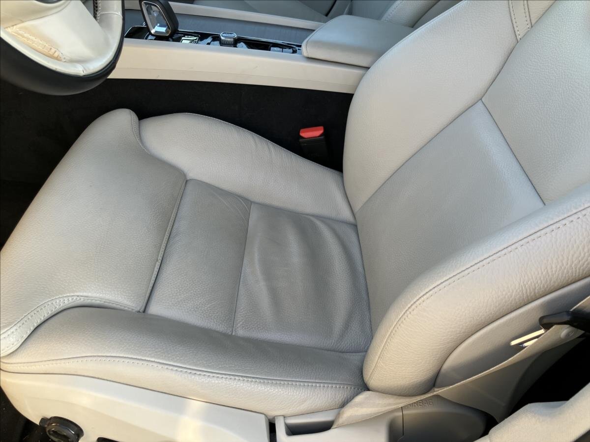 Volvo V60 Kombi 2,0 l 145 kw