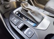 Hyundai Grand Santa Fe 32