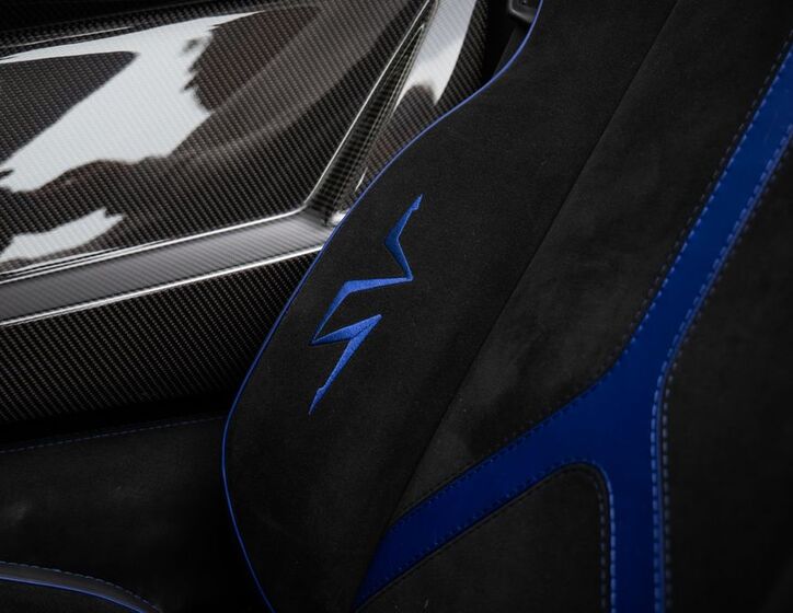 Lamborghini Aventador 14