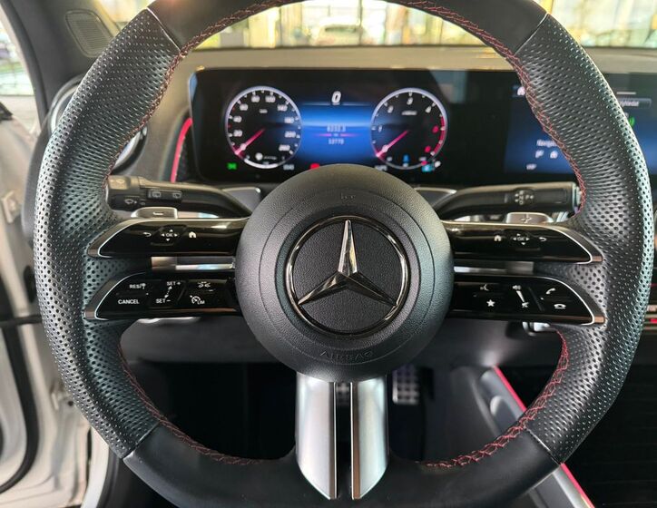 Mercedes-Benz GLB 13