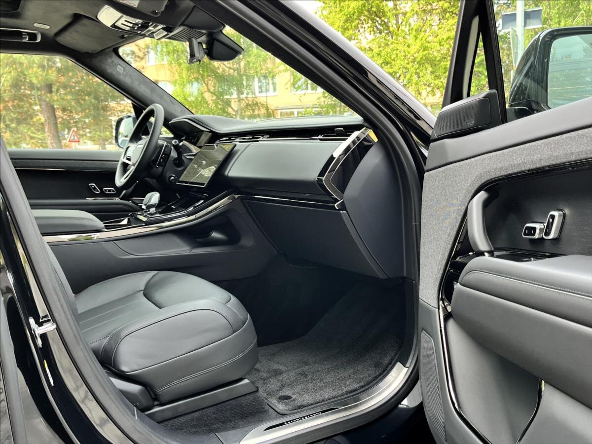 Land Rover Range Rover Sport SUV / Terénní 4,4 l 390 kw