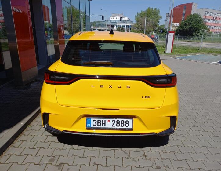 Lexus LBX 5
