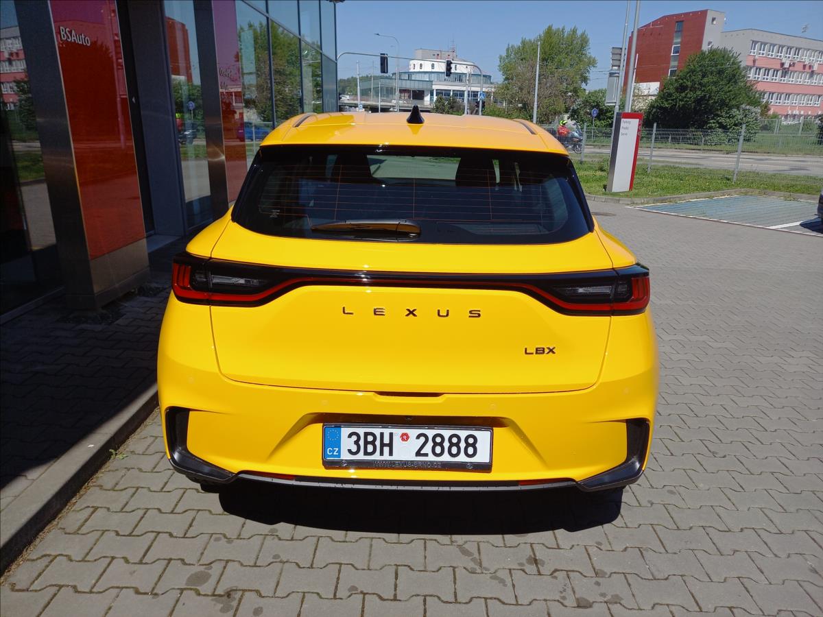 Lexus LBX