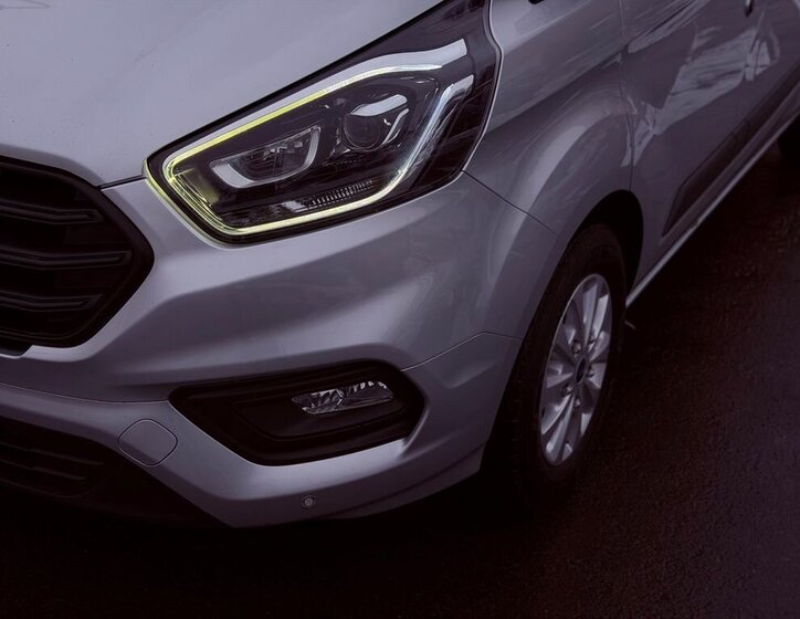 Ford Tourneo Custom 2