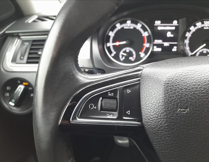 Škoda Rapid Liftback 999,0 81 kw