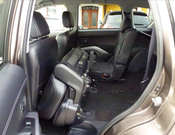 Mitsubishi Outlander Kombi 2,3 l 130 kw