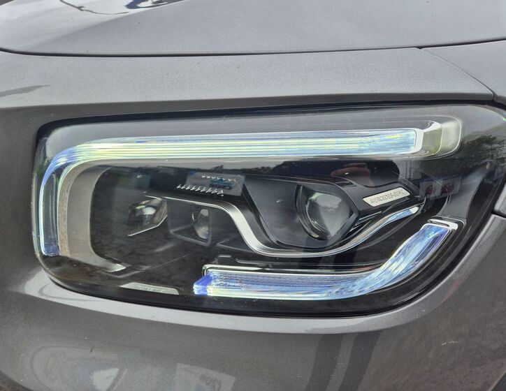 Mercedes-Benz GLB 10