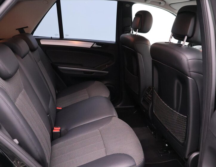 Mercedes-Benz Třídy M 16