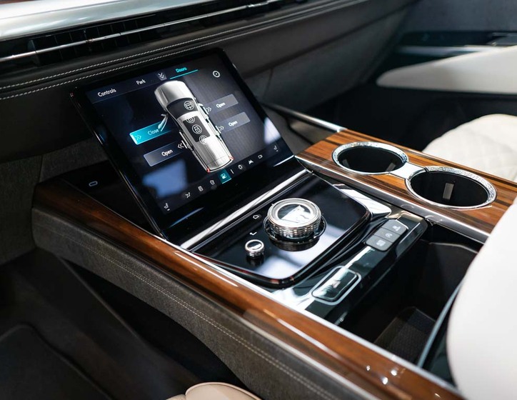 Cadillac Escalade 29