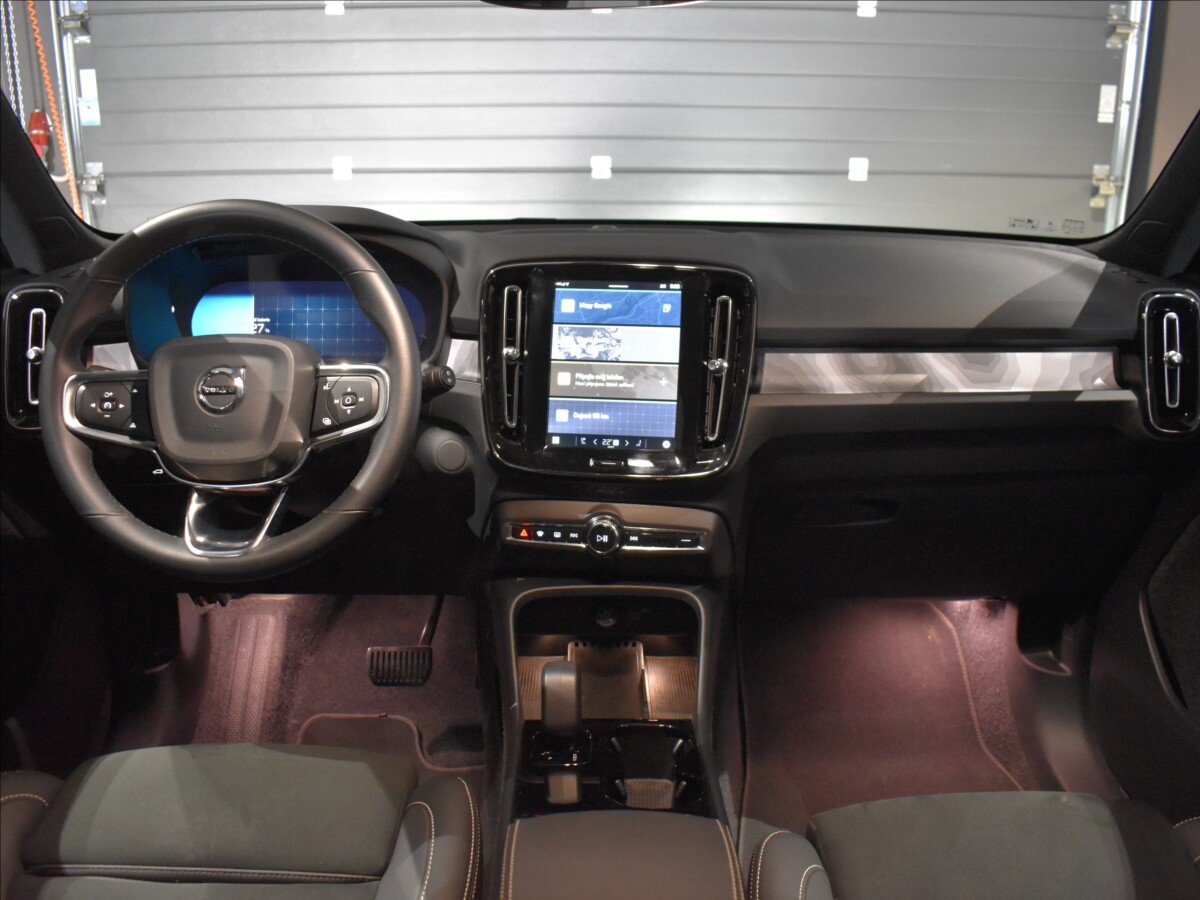 Volvo EX40 SUV 0,0 325 kw