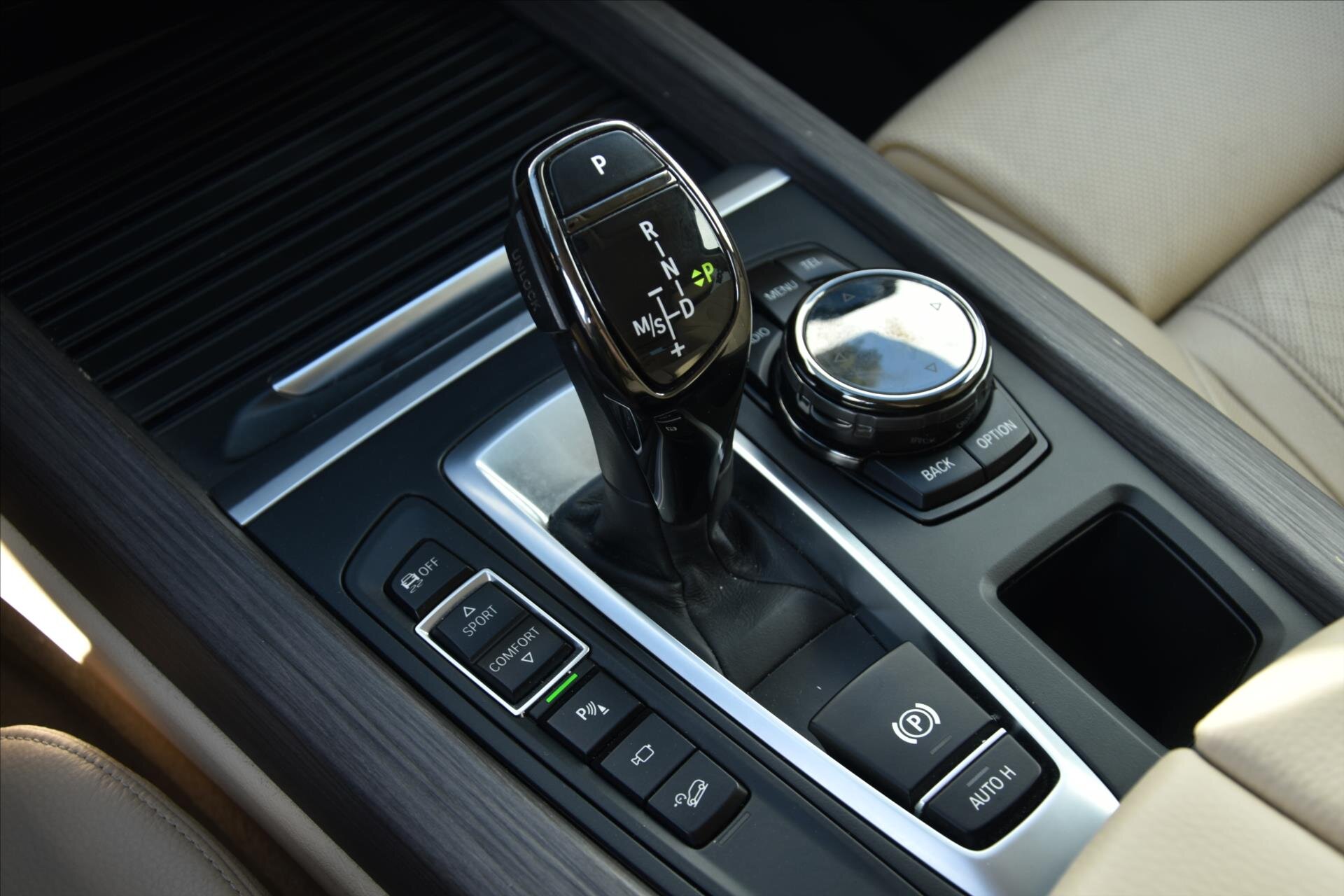 BMW X5 SUV / Terénní 3,0 l 230 kw