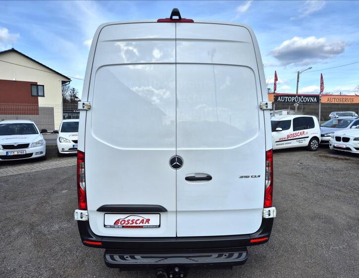 Mercedes-Benz Sprinter 4