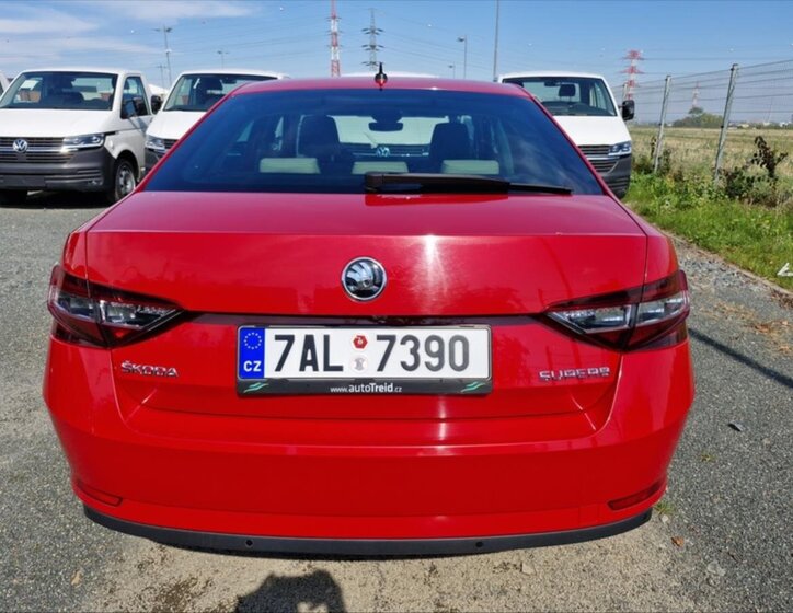 Škoda Superb Liftback 2,0 l 110 kw