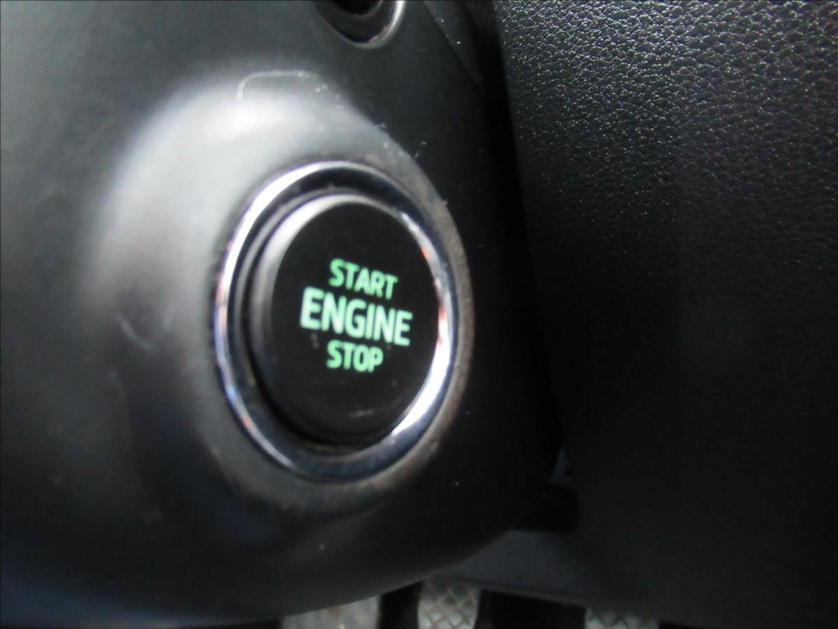 Škoda Octavia Sedan / Limuzína 1,6 l 81 kw