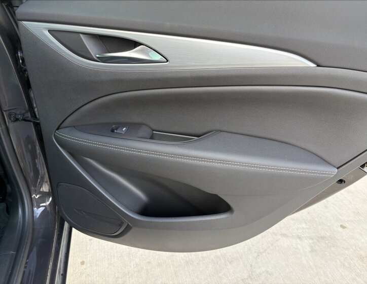 Opel Insignia Hatchback 2,0 l 128 kw