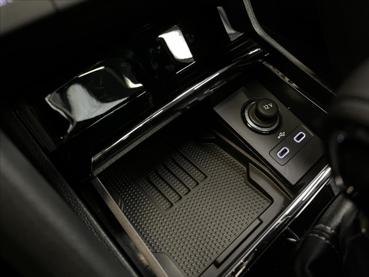 Škoda Karoq SUV / Terénní 1,5 l 110 kw