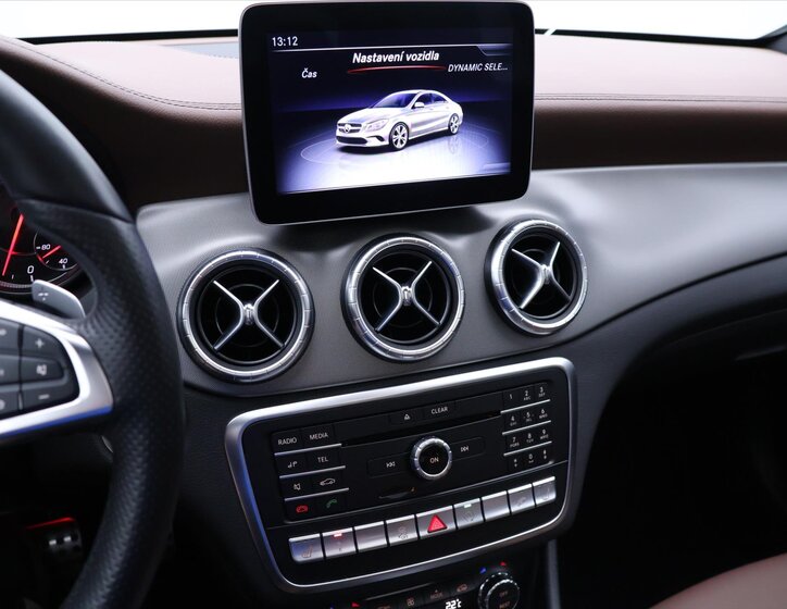 Mercedes-Benz CLA Sedan / Limuzína 2,0 l 280 kw