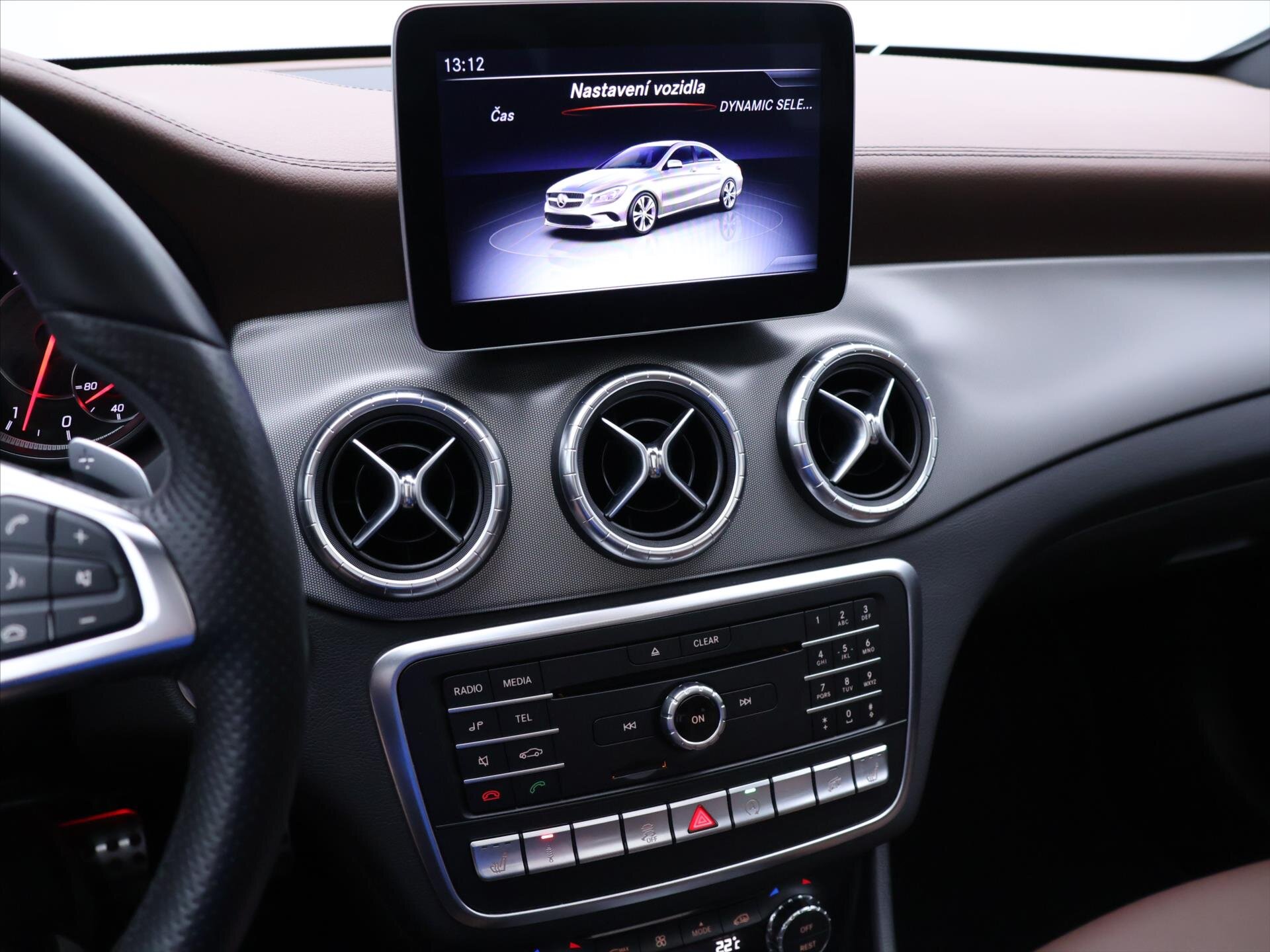 Mercedes-Benz CLA Sedan / Limuzína 2,0 l 280 kw