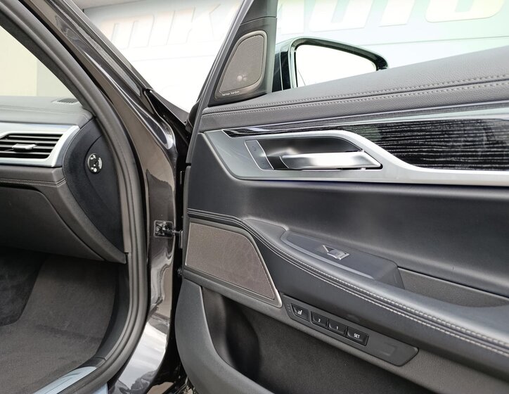 BMW Řada 7 Ostatní 3,0 l 250 kw