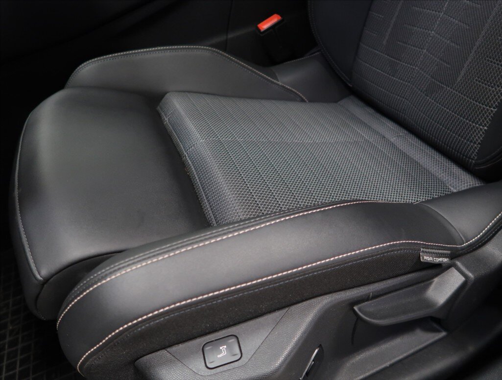 Peugeot 3008 SUV / Terénní 1,2 l 100 kw