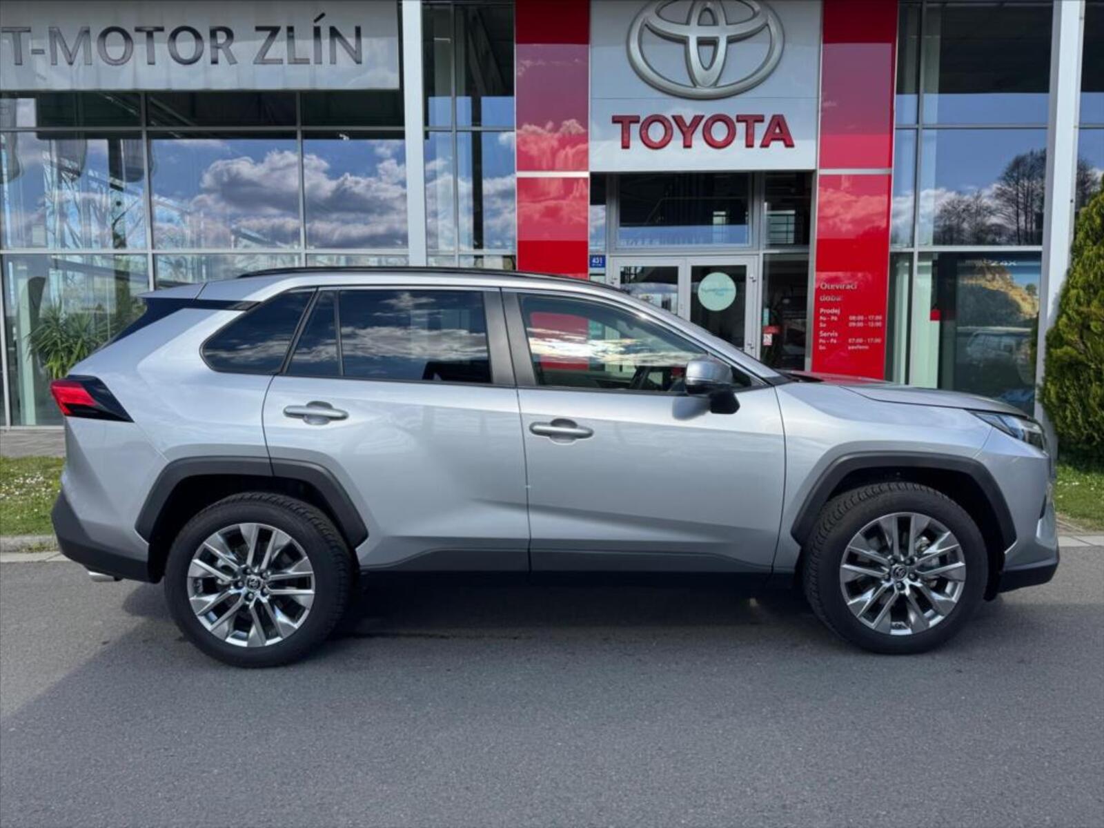 Toyota RAV4 2