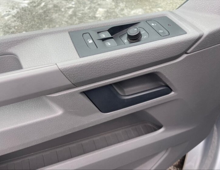 Volkswagen Transporter Skříň 2,0 l 81 kw