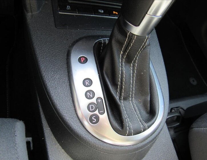 Volkswagen Touran Kombi 1,4 l 103 kw