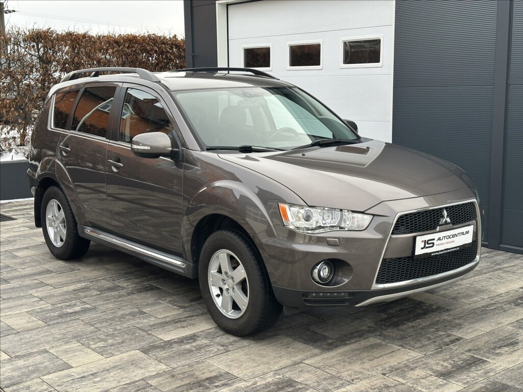 Mitsubishi Outlander SUV 2,3 l 130 kw