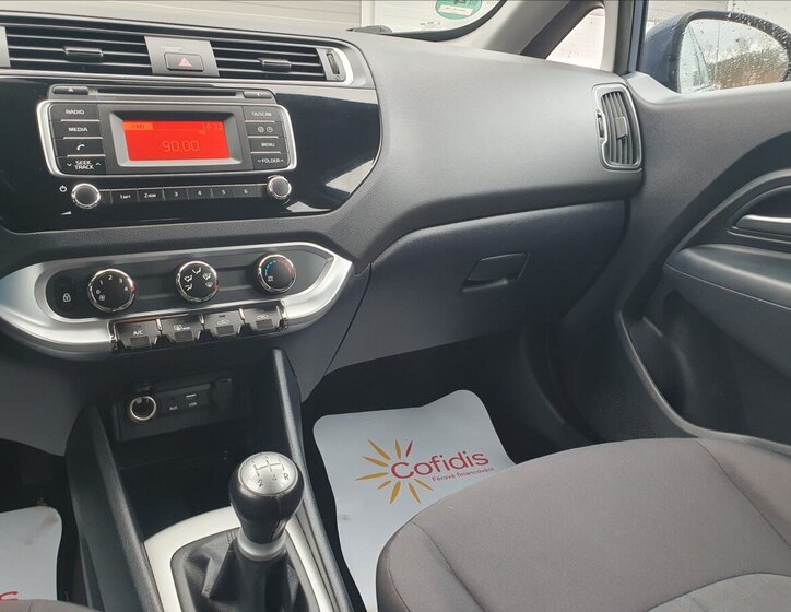 KIA Rio 12