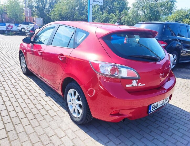 Mazda 3 4
