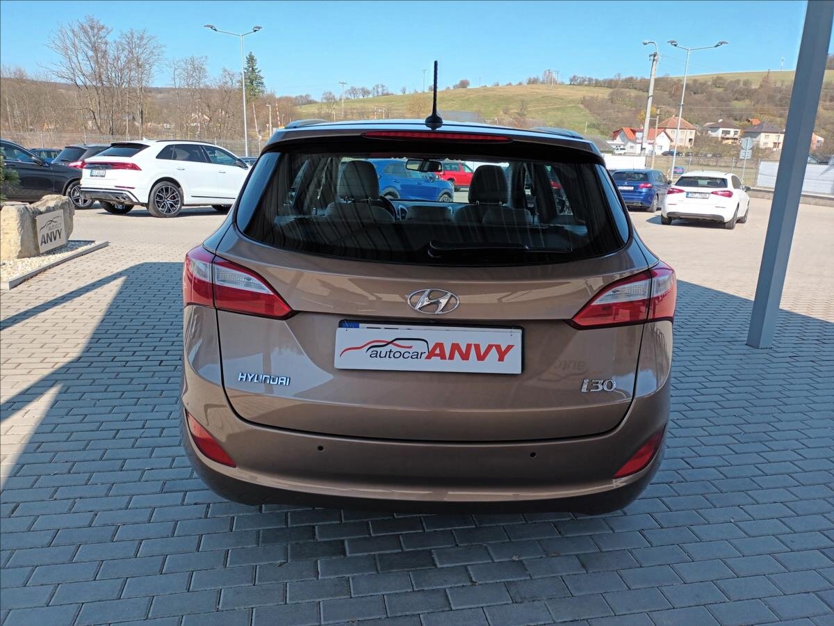Hyundai i30 Kombi 1,6 l 99 kw