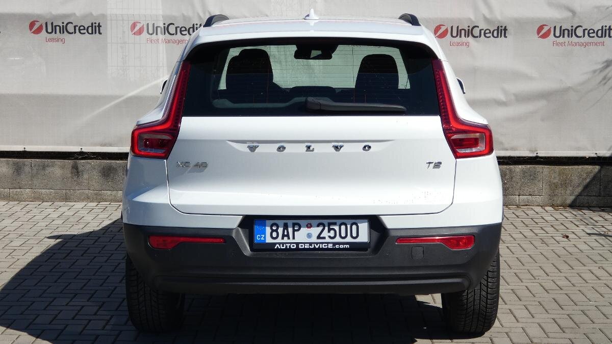 Volvo XC40 SUV / Terénní 1,5 l 95 kw