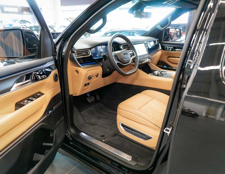 Jeep Grand Wagoneer 16